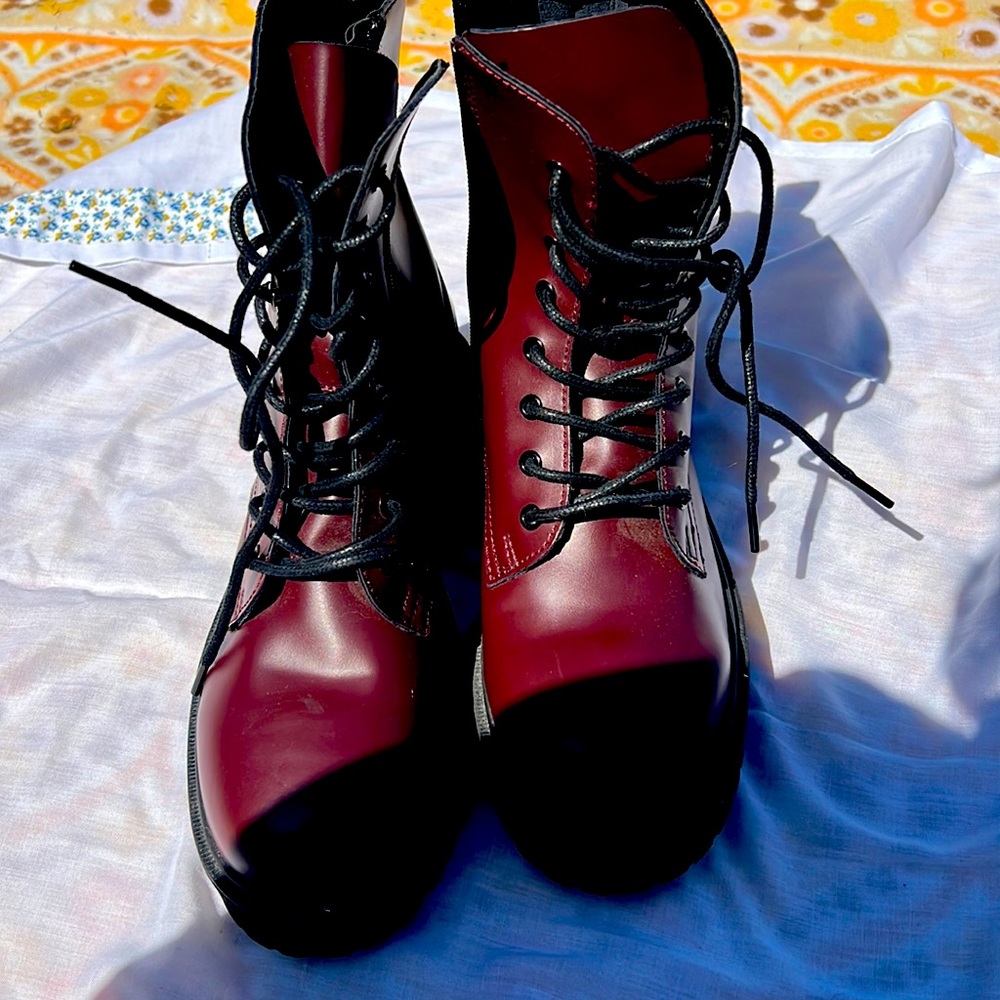 New never used YoKi combat boot